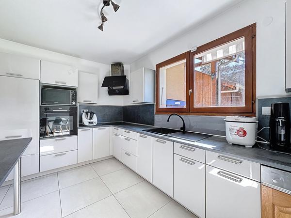 Maison 5 pièces - 140 m² Exclusivité efficity