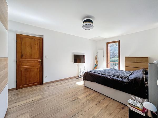 Maison 5 pièces - 140 m² Exclusivité efficity