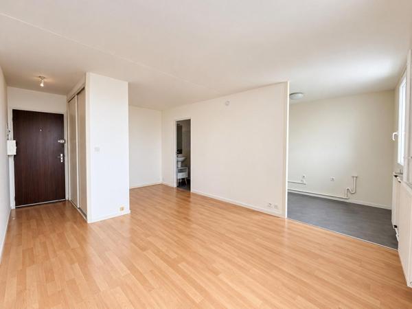 APPARTEMENT 1 PIECE 30m2 - Balcon + parking