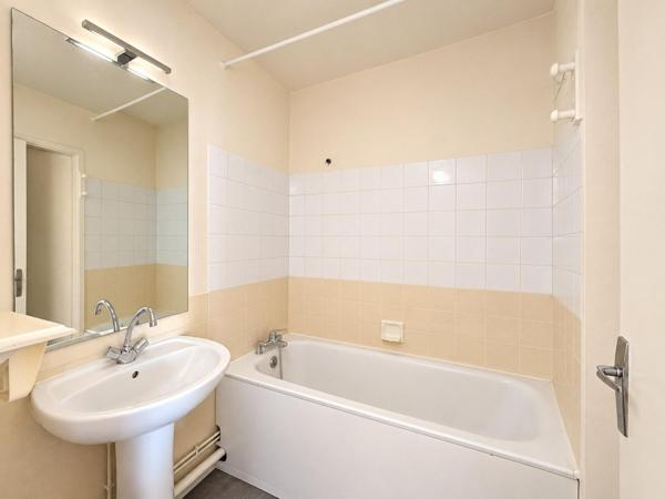 APPARTEMENT 1 PIECE 30m2 - Balcon + parking