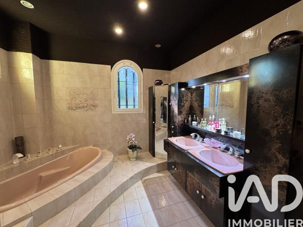 Maison à vendre 7 pièces 197 m² Saint-Privat-des-Vieux