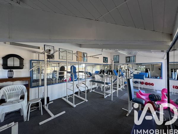 Maison à vendre 7 pièces 197 m² Saint-Privat-des-Vieux