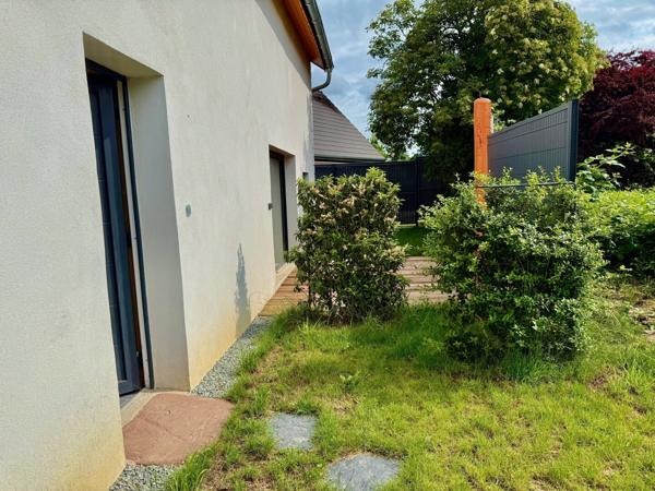 Belles prestations pour cette maison de 120M2 au sol et son jardin