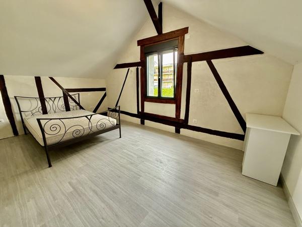 Belles prestations pour cette maison de 120M2 au sol et son jardin