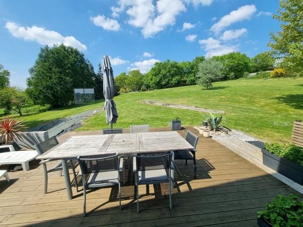 Maison contemporaine familiale sur grand terrain