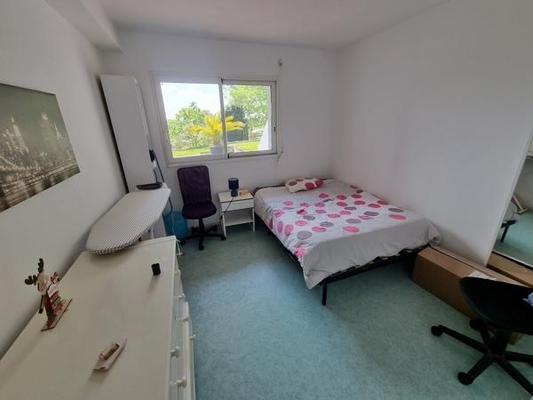 Maison contemporaine familiale sur grand terrain