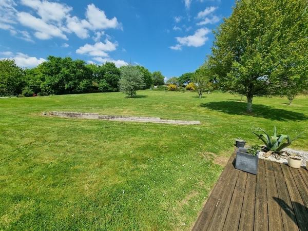 Maison contemporaine familiale sur grand terrain