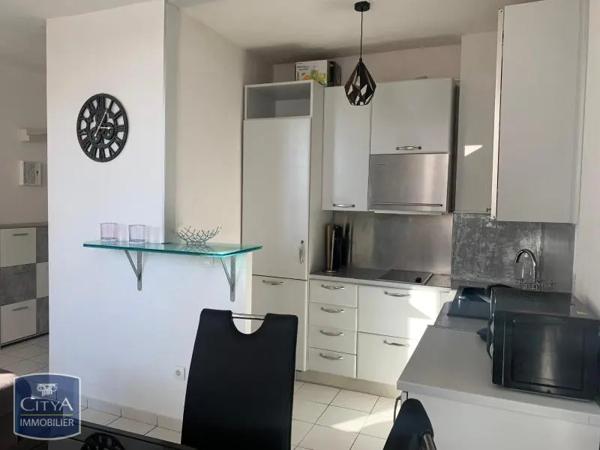 Appartement à louer 3 pièces 46m² Fréjus (83600)