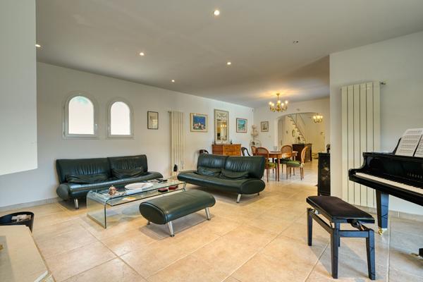 Villa T5 de 170m² avec piscine, garage et terrain de 3 080 m² - Santa Maria Poggio