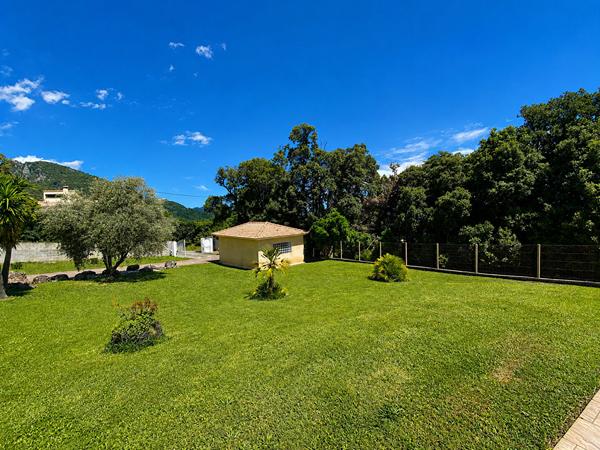 Villa T5 de 170m² avec piscine, garage et terrain de 3 080 m² - Santa Maria Poggio
