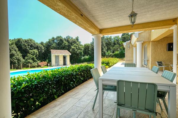 Villa T5 de 170m² avec piscine, garage et terrain de 3 080 m² - Santa Maria Poggio