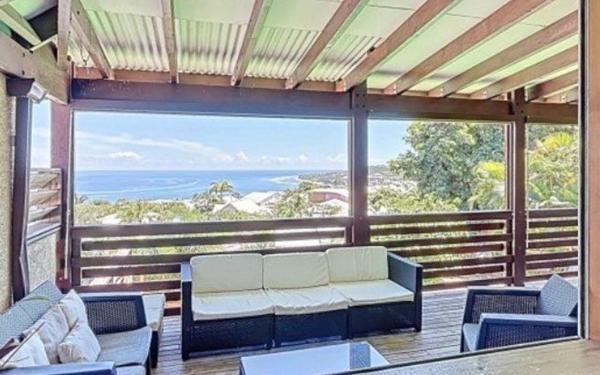 Maison à vendre    5 pièces •  Saint-Paul