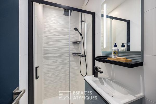 Appartement entièrement rénové en dernier étage avec vue imprenable sur Lyon et la chaîne des Alpes