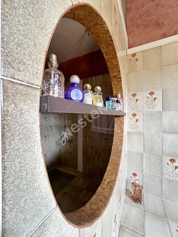 Maison familiale aux beaux volumes sur 1 840 m² de terrain à Vouneuil-sous-Biard