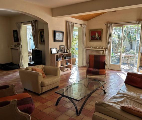 Maison  7 pièce(s) 211 m2
