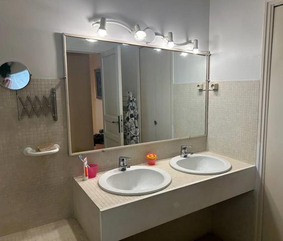 Maison  7 pièce(s) 211 m2