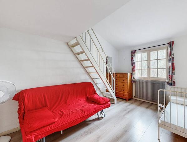 Maison  7 pièce(s) 211 m2