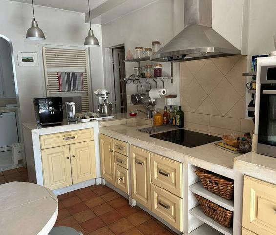 Maison  7 pièce(s) 211 m2