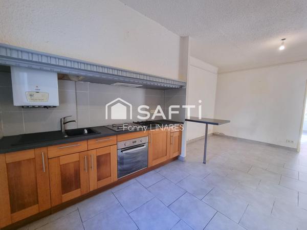 Appartement de plain-pied avec extérieur et garage
