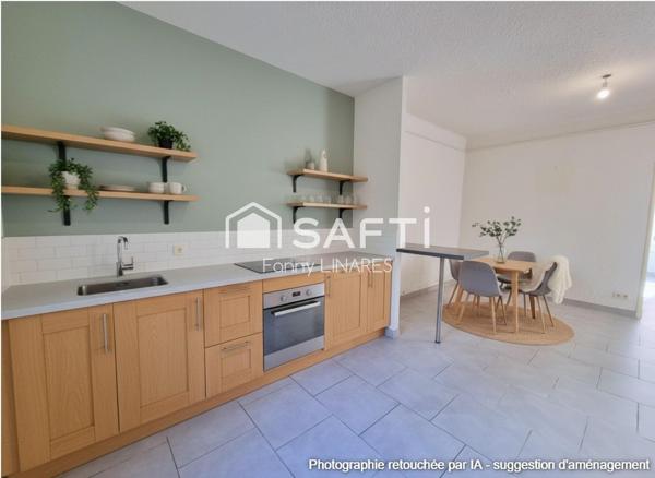 Appartement de plain-pied avec extérieur et garage
