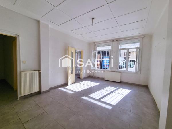 Appartement de plain-pied avec extérieur et garage