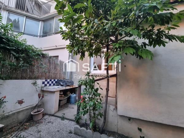 Appartement de plain-pied avec extérieur et garage