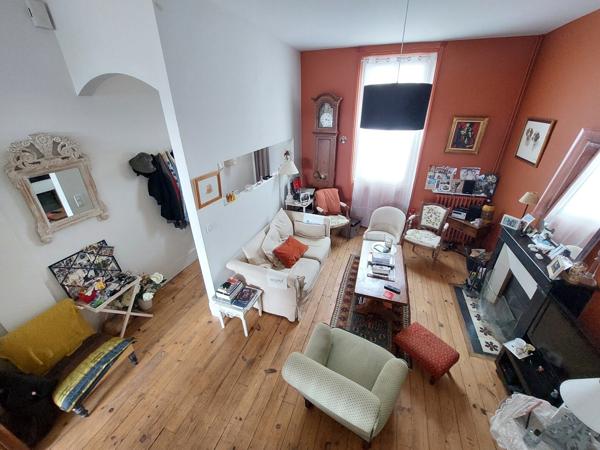 Victor Hugo,maison de ville sur 3 niveaux avec terrasse, et jardinet