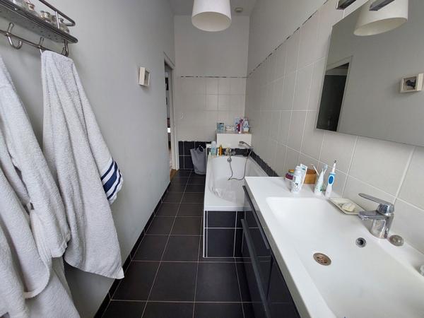 Victor Hugo,maison de ville sur 3 niveaux avec terrasse, et jardinet