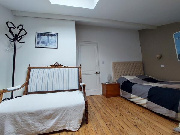 Victor Hugo,maison de ville sur 3 niveaux avec terrasse, et jardinet