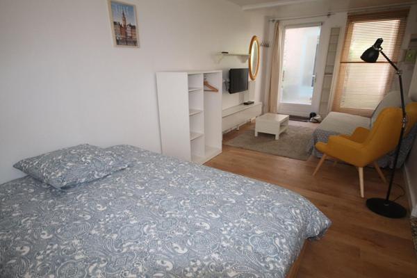 A LOUER : T1 à LILLE • Rue Coquerez - Place aux oignons Vieux Lille • 685 € CC • Réf. 614-001