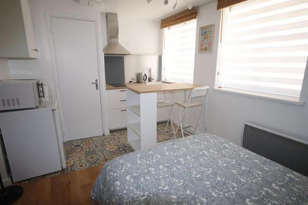A LOUER : T1 à LILLE • Rue Coquerez - Place aux oignons Vieux Lille • 685 € CC • Réf. 614-001