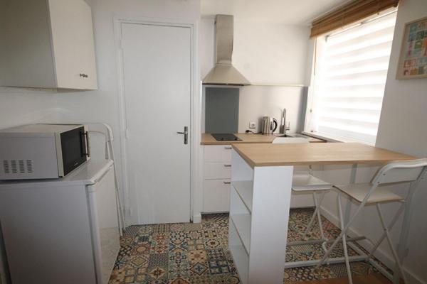 A LOUER : T1 à LILLE • Rue Coquerez - Place aux oignons Vieux Lille • 685 € CC • Réf. 614-001