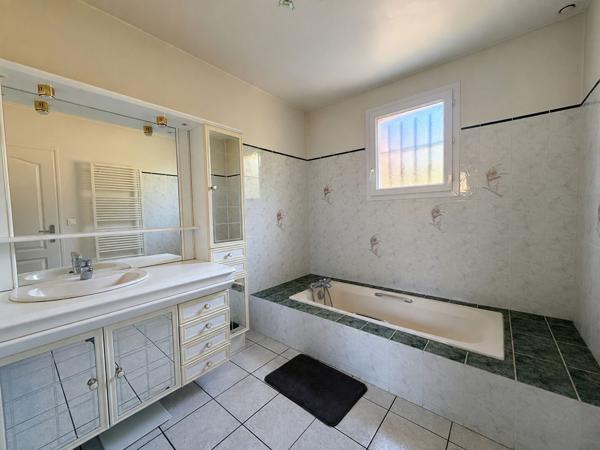 Maison Montmorot 6 pièces / 159.33 m² /3 chambres