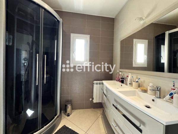 Maison 6 pièces - 136 m² Exclusivité efficity