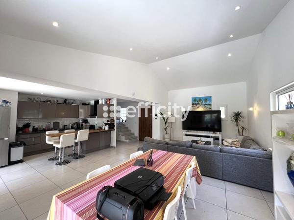 Maison 6 pièces - 136 m² Exclusivité efficity