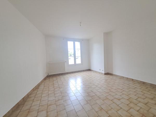 Immeuble à vendre Châtellerault - 86100 / Réf: 12090