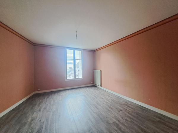 Immeuble à vendre Châtellerault - 86100 / Réf: 12090