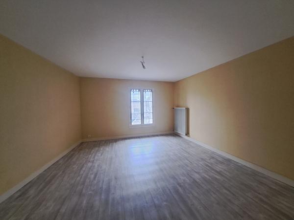 Immeuble à vendre Châtellerault - 86100 / Réf: 12090