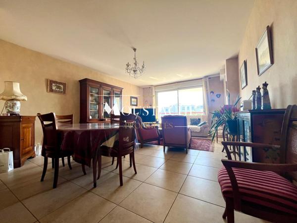 APPARTEMENT DANS RÉSIDENCE DE STANDING - PARC & PROXIMITÉ MARCHÉ -