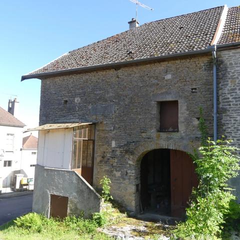 Venarey-les-Laumes 8 min., maison à rénover 4 pièces.