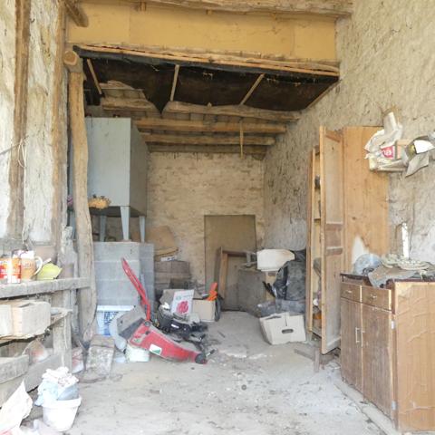 Venarey-les-Laumes 8 min., maison à rénover 4 pièces.