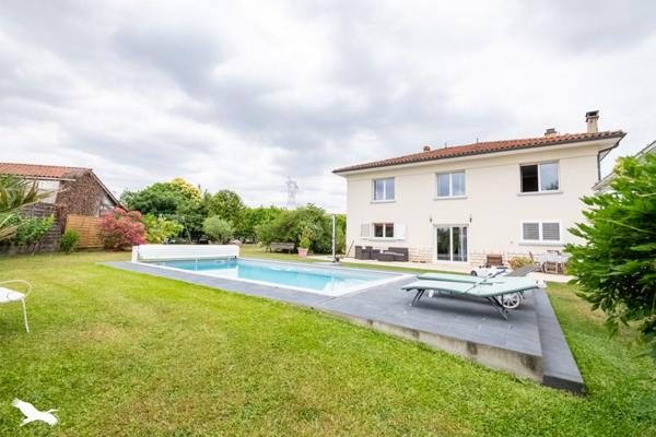 Maison à vendre |  Sainte-Eulalie |  6 pièces | 185 m²