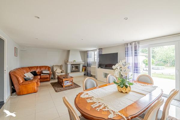 Maison à vendre |  Sainte-Eulalie |  6 pièces | 185 m²
