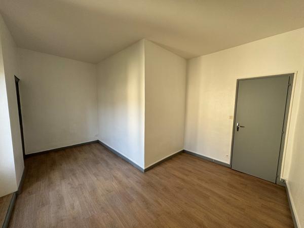 Immeuble
                                                                                                                                                
                                                                                                                                                
                                                                                                                                                
                                                    
                                                                                                                                                                                                                                                                                                                        91.49  m²                                                                                                                                                                                                         2 etage(s)