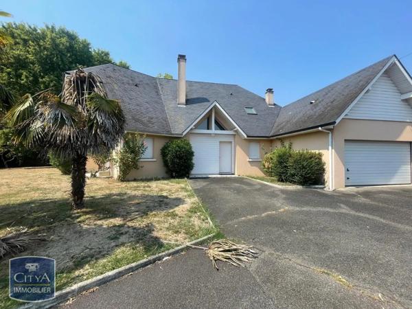 Maison à louer 6 pièces 185.39m² Lescar (64230)