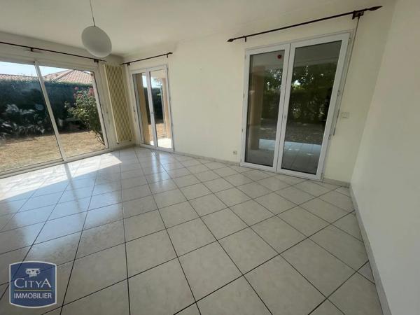 Maison à louer 6 pièces 185.39m² Lescar (64230)