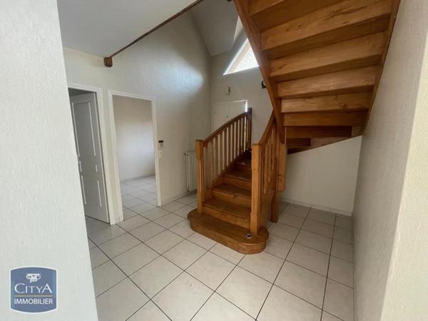 Maison à louer 6 pièces 185.39m² Lescar (64230)