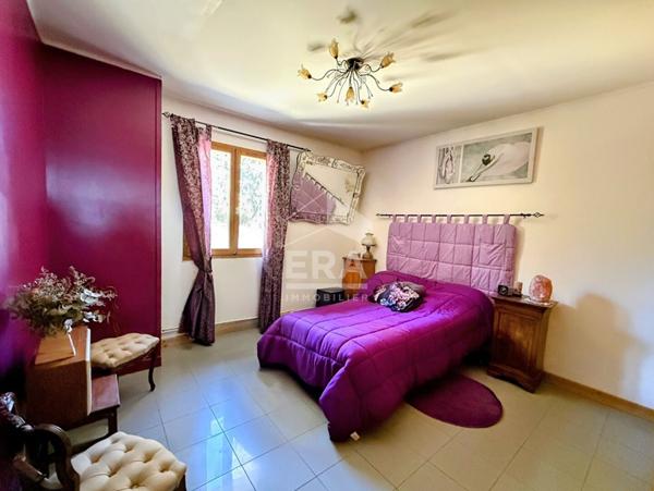 A VENDRE SAINT MAXIMIN LA SAINTE BAUME  MAISON  T5  DE 130 M² SUR 1540 M² DE JARDIN GARAGE PISCINE