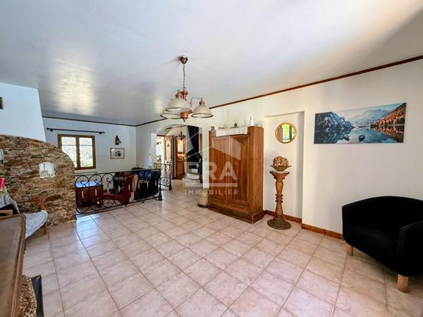 A VENDRE SAINT MAXIMIN LA SAINTE BAUME  MAISON  T5  DE 130 M² SUR 1540 M² DE JARDIN GARAGE PISCINE
