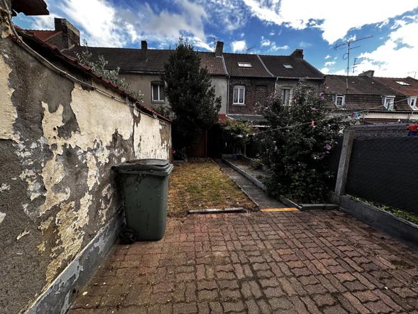 Douai (59500) À vendre – Maison mitoyenne à rénover – 77 m² – Douai